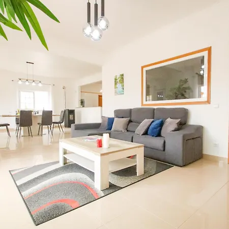Villa Bahia - Moradia Com Piscina De Agua Salgada Em *